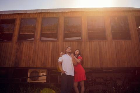Inspiração e ideias criativas ensaio fotográfico pré casamento pré wedding de casal na ferroviária de São Roque - SP'
