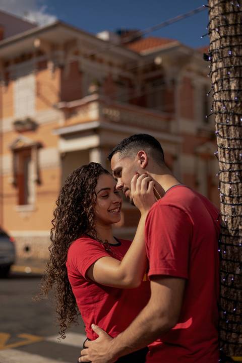 Inspiração e ideias criativas ensaio fotográfico pré casamento pré wedding de casal na cidade Socorro - SP'