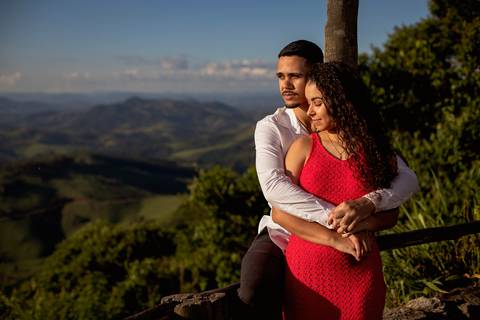 Inspiração e ideias criativas ensaio fotográfico pré casamento pré wedding de casal na cidade Socorro - SP'