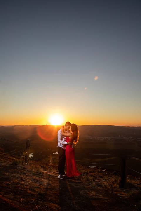 Inspiração e ideias criativas ensaio fotográfico pré casamento pré wedding de casal na cidade Socorro - SP'
