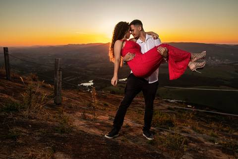 Inspiração e ideias criativas ensaio fotográfico pré casamento pré wedding de casal na cidade Socorro - SP'