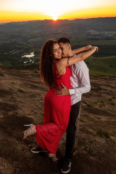 Inspiração e ideias criativas ensaio fotográfico pré casamento pré wedding de casal na cidade Socorro - SP'