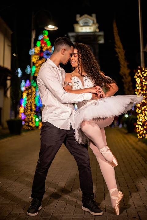 Inspiração e ideias criativas ensaio fotográfico pré casamento pré wedding de casal na cidade Socorro - SP'