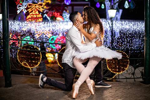 Inspiração e ideias criativas ensaio fotográfico pré casamento pré wedding de casal na cidade Socorro - SP'