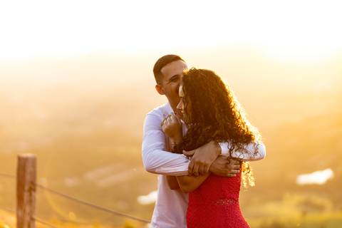 Inspiração e ideias criativas ensaio fotográfico pré casamento pré wedding de casal na cidade Socorro - SP'