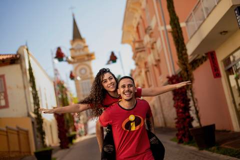 Inspiração e ideias criativas ensaio fotográfico pré casamento pré wedding de casal na cidade Socorro - SP'