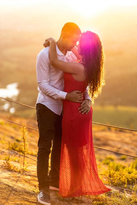 Inspiração e ideias criativas ensaio fotográfico pré casamento pré wedding de casal na cidade Socorro - SP'