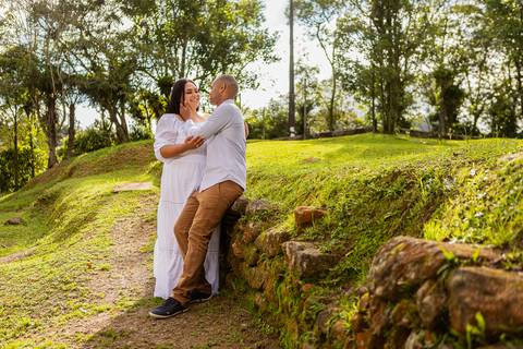 Inspiração e ideias criativas ensaio fotográfico pré casamento pré wedding de casal em Paranapiacaba - SP'