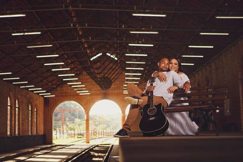 Inspiração e ideias criativas ensaio fotográfico pré casamento pré wedding de casal em Paranapiacaba - SP'