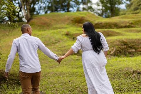 Inspiração e ideias criativas ensaio fotográfico pré casamento pré wedding de casal em Paranapiacaba - SP'