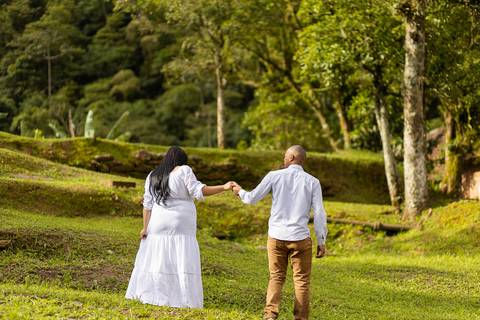 Inspiração e ideias criativas ensaio fotográfico pré casamento pré wedding de casal em Paranapiacaba - SP'