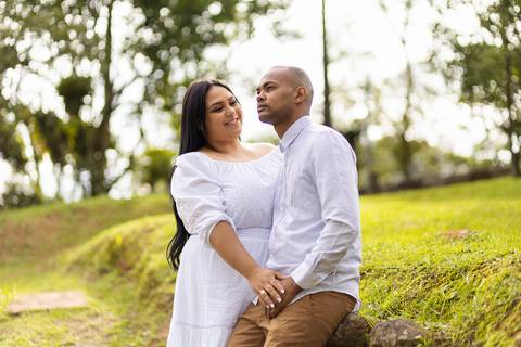 Inspiração e ideias criativas ensaio fotográfico pré casamento pré wedding de casal em Paranapiacaba - SP'
