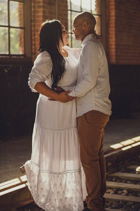 Inspiração e ideias criativas ensaio fotográfico pré casamento pré wedding de casal em Paranapiacaba - SP'