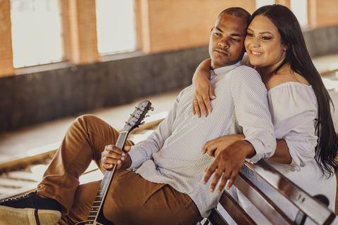 Inspiração e ideias criativas ensaio fotográfico pré casamento pré wedding de casal em Paranapiacaba - SP'