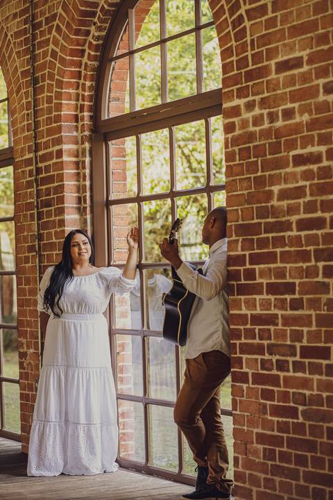 Inspiração e ideias criativas ensaio fotográfico pré casamento pré wedding de casal em Paranapiacaba - SP'