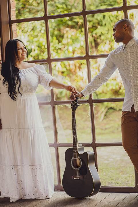 Inspiração e ideias criativas ensaio fotográfico pré casamento pré wedding de casal em Paranapiacaba - SP'