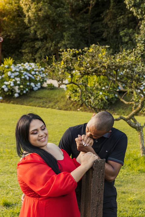 Inspiração e ideias criativas ensaio fotográfico pré casamento pré wedding de casal em Paranapiacaba - SP'
