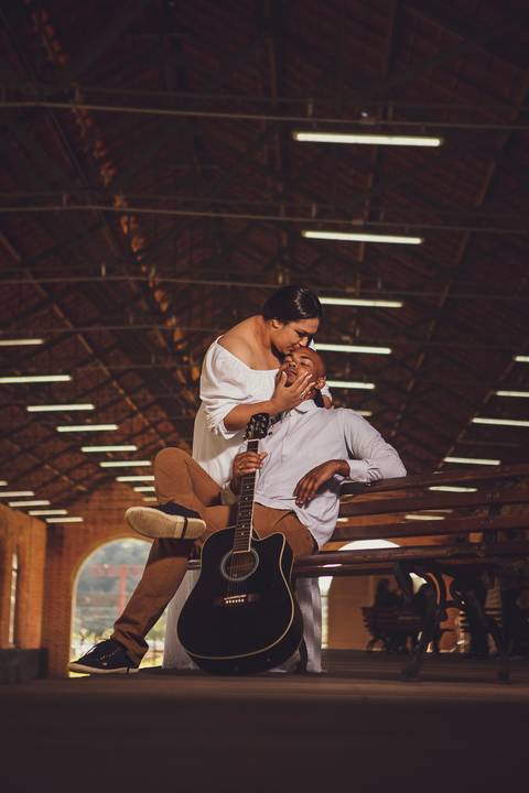 Inspiração e ideias criativas ensaio fotográfico pré casamento pré wedding de casal em Paranapiacaba - SP'