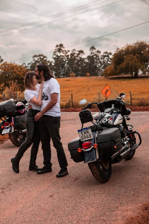 Inspiração e ideias criativas ensaio fotográfico pré casamento pré wedding de casal em Santana de Parnaíba e São Roque '