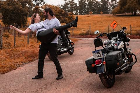 Inspiração e ideias criativas ensaio fotográfico pré casamento pré wedding de casal em Santana de Parnaíba e São Roque '