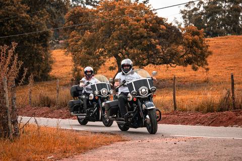 Inspiração e ideias criativas ensaio fotográfico pré casamento pré wedding de casal em Santana de Parnaíba e São Roque '