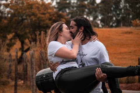 Inspiração e ideias criativas ensaio fotográfico pré casamento pré wedding de casal em Santana de Parnaíba e São Roque '