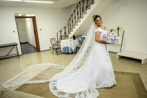 Inspiração e ideias criativas de fotos fotográfico de Making Of da noiva pronta  em São Paulo'