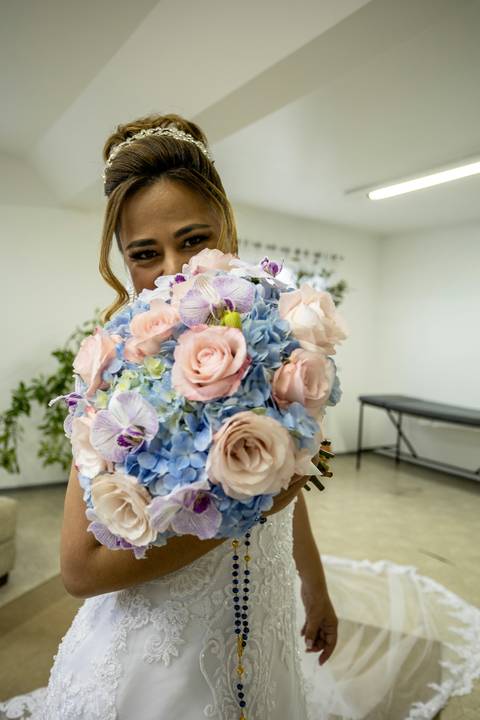 Inspiração e ideias criativas de fotos fotográfico de Making Of da noiva pronta  em São Paulo'