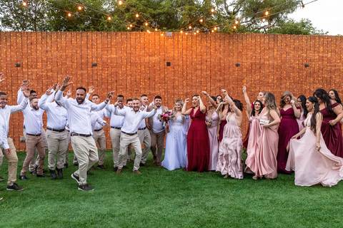 Inspiração e ideias criativas de fotos fotográfico de casamento ao ar livre fotos com os padrinhos no Villa Mantova - Santana de Parnaíba'