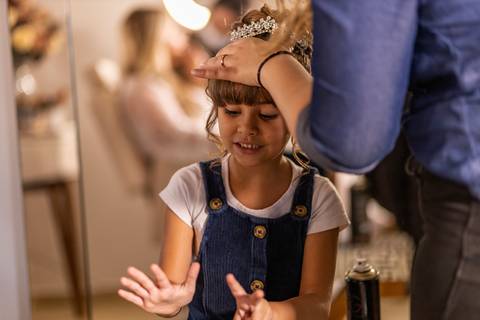 Inspiração e ideias criativas de fotos fotográfico de casamento ao ar livre making of da noiva no Villa Mantova - Santana de Parnaíba'