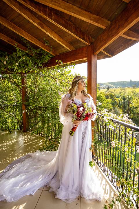 Inspiração e ideias criativas de fotos fotográfico de casamento ao ar livre making of da noiva no Villa Mantova - Santana de Parnaíba'