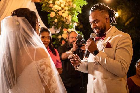 Inspiração e ideias criativas de fotos fotográfico de casamento momento da cerimônia no Villa Mantova Santana de Parnaíba - SP'