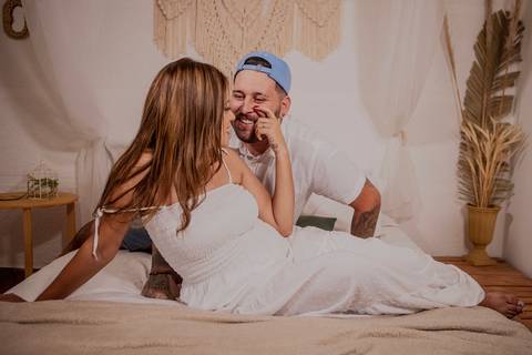 Inspiração e ideias criativas de fotos pré wedding 
intimista feito em casa São Paulo - SP'