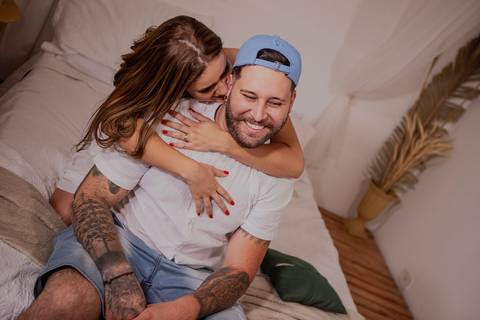 Inspiração e ideias criativas de fotos pré wedding 
intimista feito em casa São Paulo - SP'