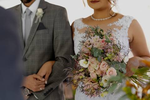 Inspiração e ideias criativas de fotos fotográfico de casamento momento da cerimônia no espaço Finca Don Pepe'