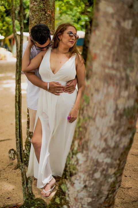 Inspiração e ideias criativas de ensaio fotográfico pré casamento pré wedding de casal romântico nas Ilhas de Ubatuba-Litoral Norte de SP'
