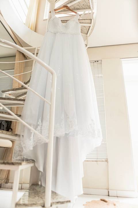 Inspiração e ideias criativas de fotos fotográfico de Making Of da noiva foto do vestido no Espaço Sérgio Centro de Estética
'