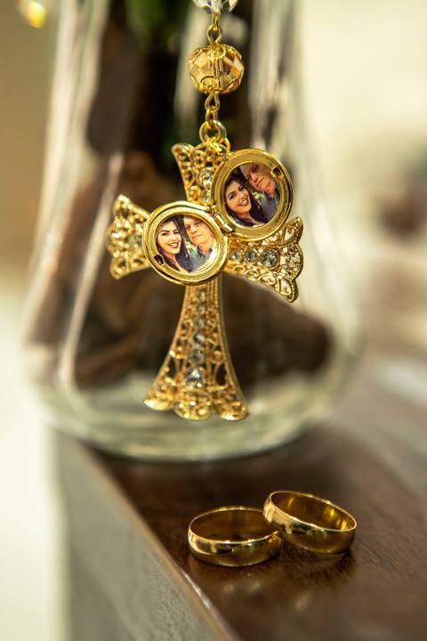 Inspiração e ideias criativas de fotos fotográfico de Making Of da noiva no Espaço Sérgio Centro de Estética
'