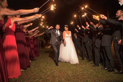 Inspiração e ideias criativas de fotos fotográfico de casamento com os padrinhos no Restaurante Estância Caipira Vinhedo'