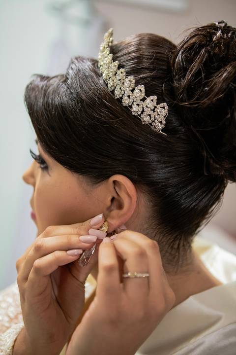 Inspiração e ideias criativas de fotos fotográfico de Making Of da noiva no Espaço Sérgio Centro de Estética
'