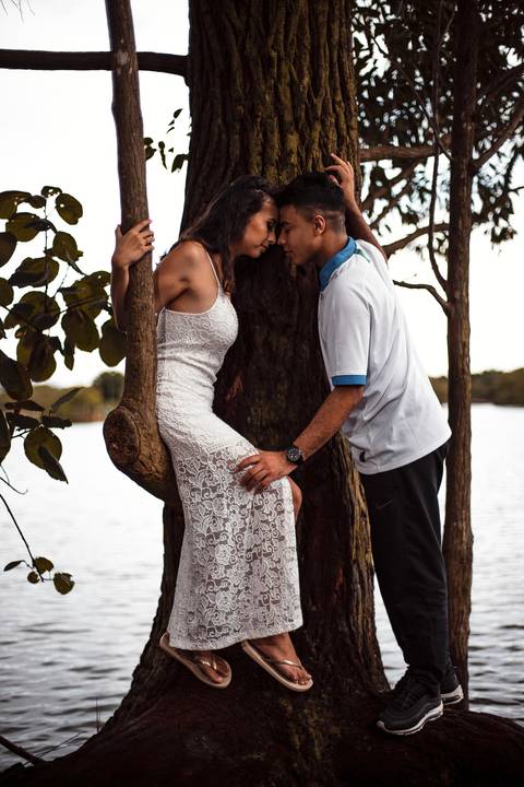 Inspiração e ideias criativas ensaio fotográfico pré casamento pré wedding de casal no Parque Centenário - SP'