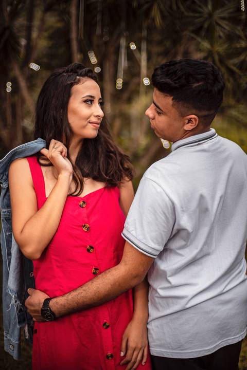 Inspiração e ideias criativas ensaio fotográfico pré casamento pré wedding de casal no Espaço Buffet Aloha Mogi'