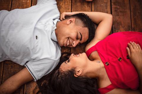 Inspiração e ideias criativas ensaio fotográfico pré casamento pré wedding de casal no Espaço Buffet Aloha Mogi'