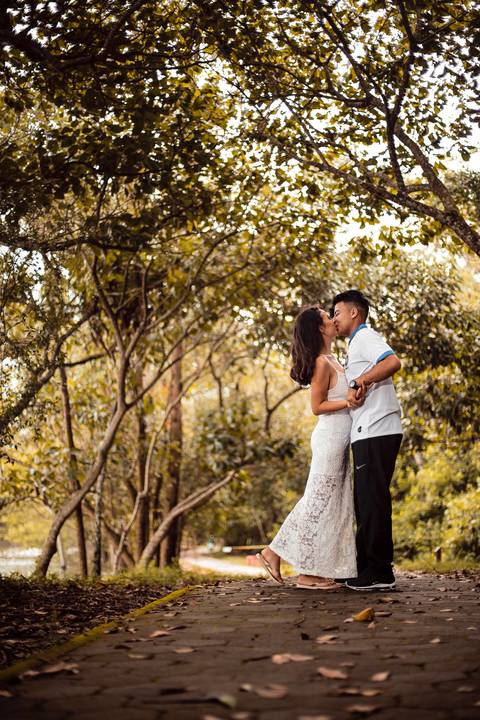 Inspiração e ideias criativas ensaio fotográfico pré casamento pré wedding de casal no Parque Centenário - SP'
