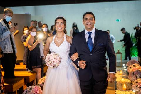 Inspiração e ideias criativas de fotos fotográfico de casamento entrada da noiva no espaço Buffet Mediterrâneo - SP'