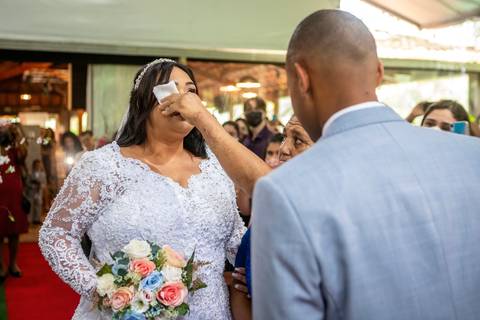 Inspiração e ideias criativas de fotos fotográfico de casamento entrada da noiva na Chácara Flores - Ribeirão Pires - SP'