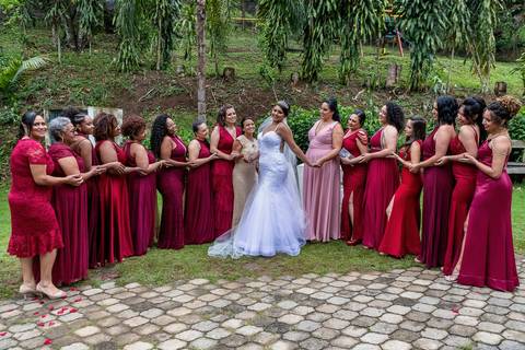 Inspiração e ideias criativas de fotos fotográfico de casamento com as madrinhas no Sítio do Morro - Stna. de Parnaíba'