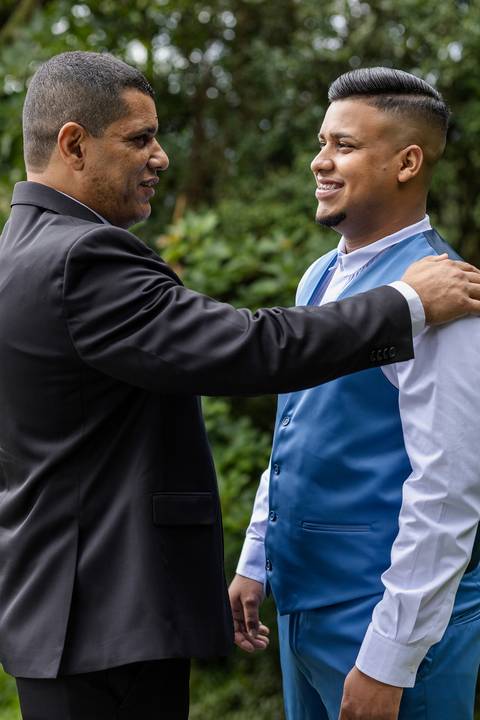 Inspiração e ideias criativas de fotos fotográfico de casamento making of do noivo no Sítio do Morro - Stna. de Parnaíba'