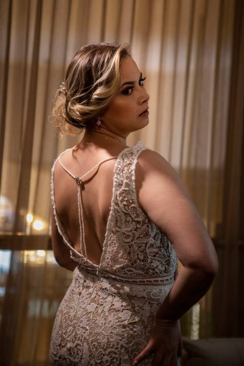 Inspiração e ideias criativas de fotos fotográfico de Making Of da noiva no Coco Bambu - Alphaville'