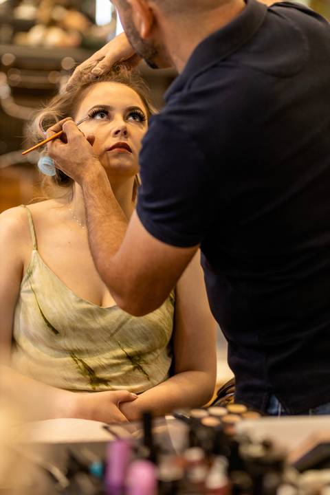 Inspiração e ideias criativas de fotos fotográfico de Making Of da noiva no Coco Bambu - Alphaville'